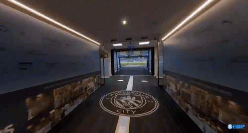 曼城官方庆祝夺冠视频：无人机带你穿梭伊蒂哈德球场