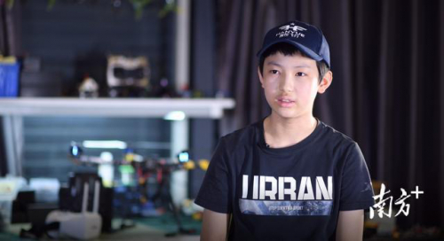 飒！13岁深圳女孩是竞速无人机飞手｜全国助残日