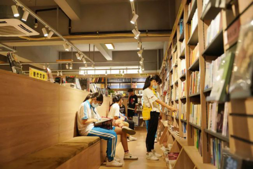 无人机花式编队表演，三水这个快乐星球“出圈”了！