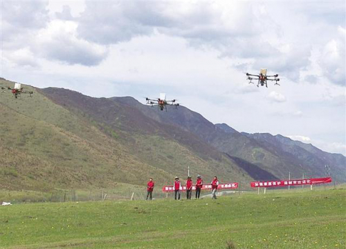 渭源：无人机撒播种草2万亩