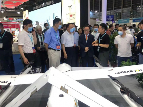 纵横股份携众多产品亮相世界无人机大会，平台战略推动工业无人机普及化