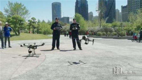 冰城警方无人机低空广播喊话：防范电信网络诈骗！