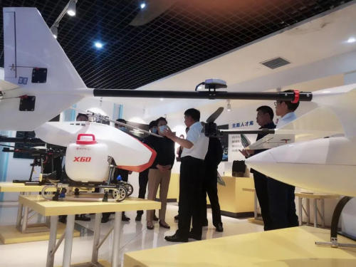 副省长郝春荣一行视察无距科技：以科技创新赋能智慧农业发展