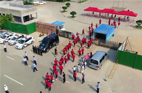 天上无人机 地面冲锋车，海阳巡特警全力为考生高考护航