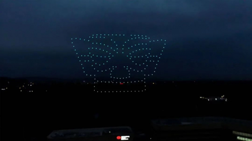 绝美！200架无人机灯光秀照亮成都夜空，致敬献血者！