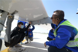 与鹰共成长 伴鹰齐翱翔 海鹰航空公司某型号无人机团队工作纪实