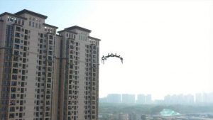 无人机在城市里，是如何把外卖从商户送到用户手里的？一则视频帮你了解