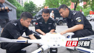 吉首公安：无人机空中巡河 助力防溺水宣传