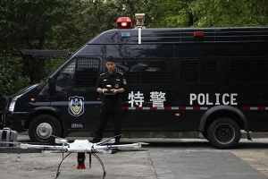 湖南吉首公安：无人机硬核喊话 筑牢防溺水“安全墙”