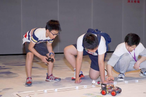 200位神兽的科技角逐 首届青少年机器人及无人机邀请赛在沪举行 