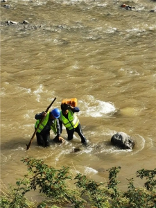 无人机“牵线”跨河抢修 安阳移动全力出击保通信
