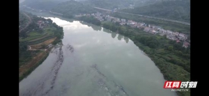 慈利县岩泊渡镇：利用无人机侦查系统开展常态化禁捕退补巡逻