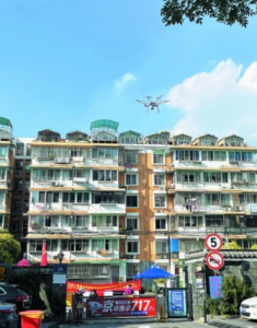 无人机提供空中防疫喊话服务