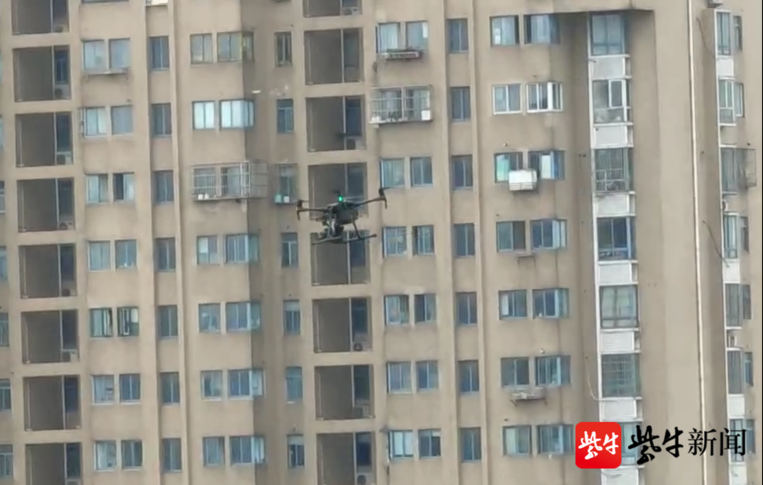 南京，那个会讲段子的网红无人机又来了。