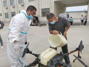 阳信：爱心人士无人机消杀助力疫情防控