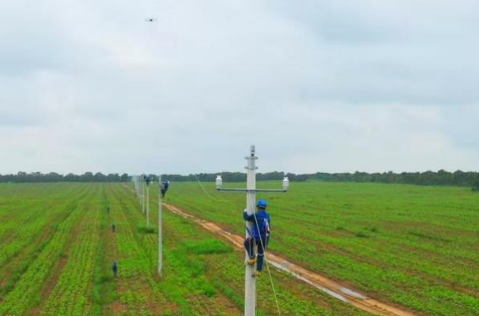 无人机除了拍照还能干啥？国网通辽供电竟然用它……