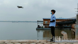 武汉水源保护启用新板眼：无人机携喊话器“隔空”劝离闯入者