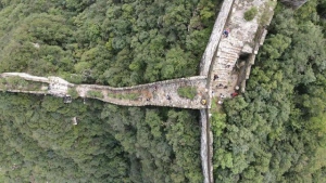 箭扣长城“惊、险、奇、绝”！无人机俯拍告诉您到底有多惊险