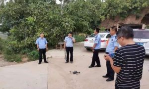 公安局利用无人机开展禁种铲毒工作