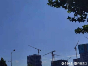 济南高新区：“无人机”巡查助力工地围挡整治