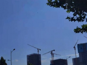 济南高新区开展“无人机”巡查，助力工地围挡整治