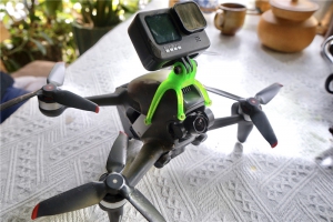 大山里捡了架无人机，发朋友圈竟然找到失主