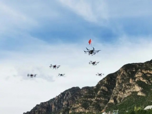 北京今天无人机频繁起降，有航拍侦察有投送物资！在忙这件事