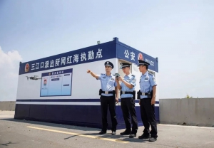 涵江：无人机巡线，“警务蓝”守护“网红海”