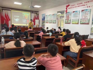 灌口镇李林村开展无人机体验教育活动