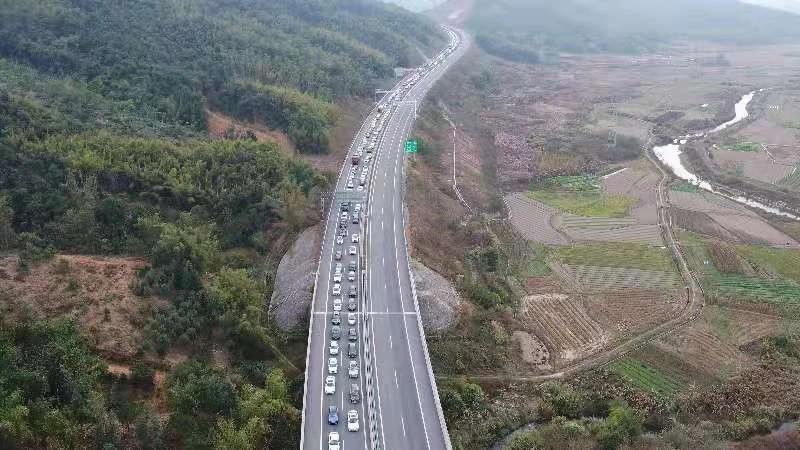 韶关公安试点无人机智能交通管理，打造科技智慧“空中交警”