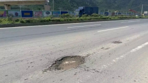 路面坑洞抢先知，无人机道路巡检来袭