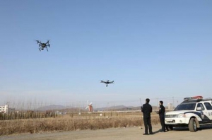 「鞍警在线」科技强警 岫岩警方使用“无人机”强警便民