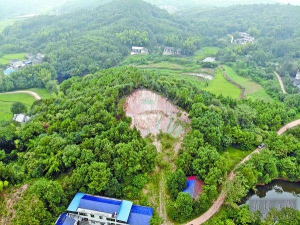 市公安局雨湖分局：无人机揭开“天坑”黑幕