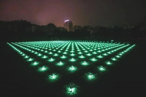 震撼！百架无人机点亮集宁夜空，上演大型无人机灯光秀…