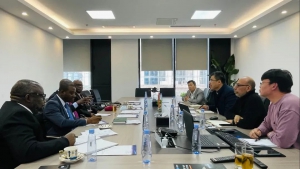 公司动态|加纳驻华大使馆代表团莅临蜂巢航宇科技（北京）有限公司考察交流。