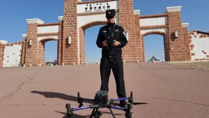 内蒙古这对辅警搭档，对“无人机”有股执念