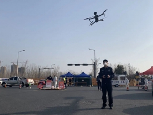 警用无人机硬核喊话，助力一线防疫宣传