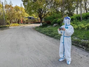 “疫”线动态 | 坐在车上移动操控无人机，长兴岛的巡线新策略