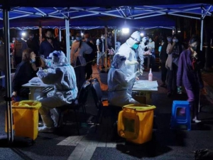 无人机喊话杭州上城九堡连夜开展全员核酸检测