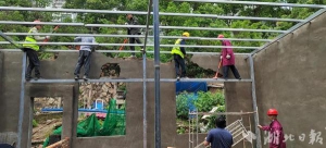 无人机航拍不留死角，城管快速查处违法抢建