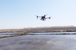 明水：无人机直播助力春耕