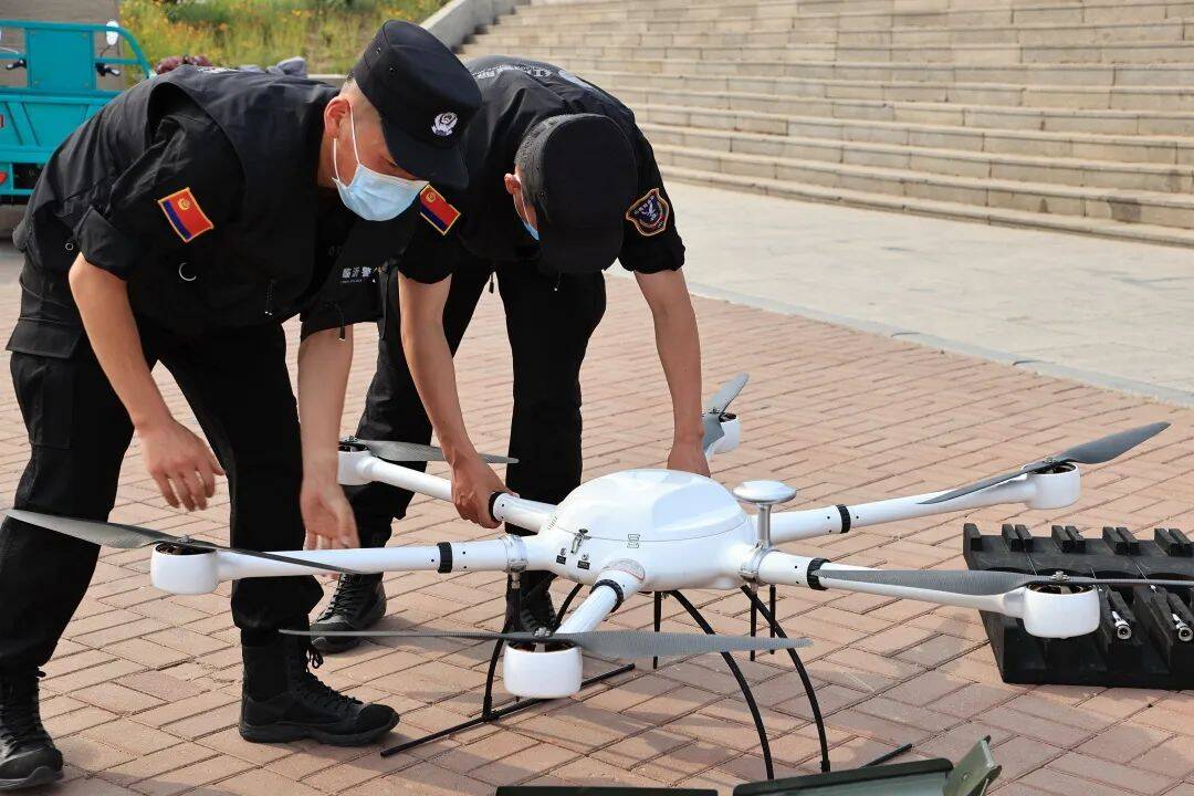 “就说你呢，快上岸！” 临沂警用无人机空中巡河硬核喊话市民