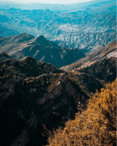 大学生带着「云仓」租来的无人机，飞遍世界！