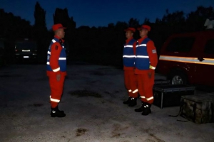 靠前驻防丨无人机夜间搜救训练提升通信保障能力