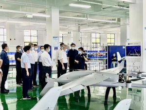 简讯快报 | 人社部领导莅临安阳蜂巢调研无人机产业人才建设工作