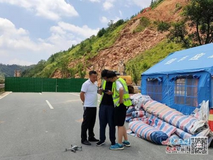 抢出清理“加速度”！无人机参与清理塌方工作