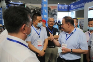 新疆 | 极目机器人亮相农机展 助力大美新疆农业发展