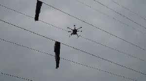 无人机喷火装置为电网安全运行保驾护航,现场交付中！