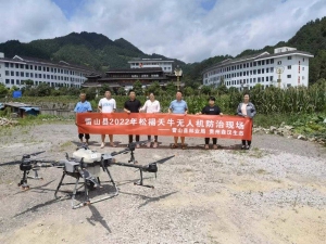 雷山县开展松褐天牛无人机防治工作