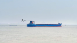 张家港海事局探索无人机船舶尾气监测“五步法”助力蓝天保卫战